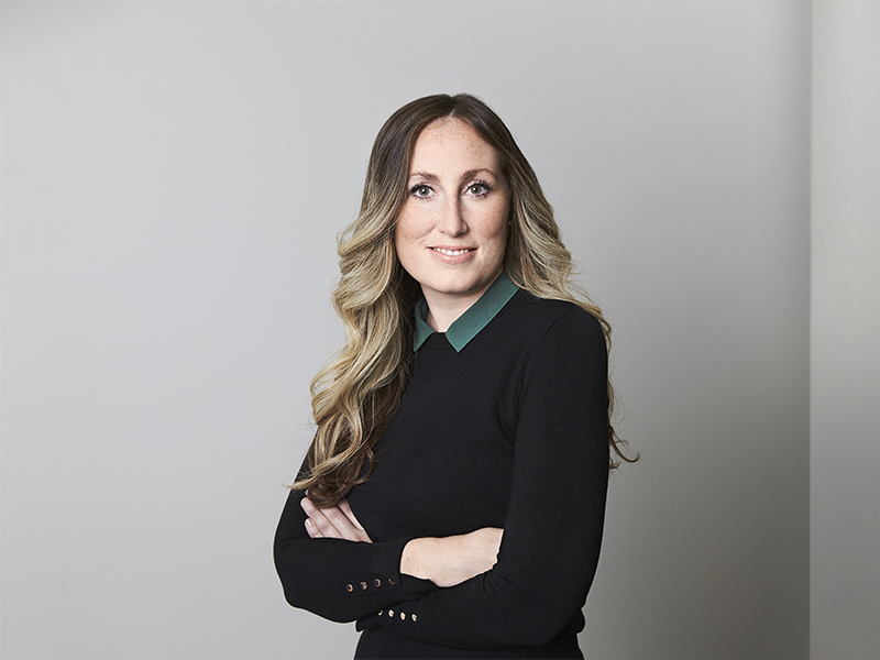 Ruth Thomas Bio Photo Mobile